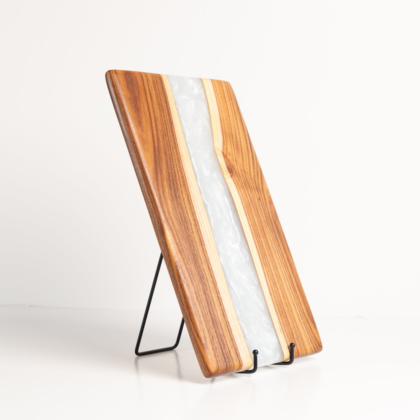 Willow Acacia Charcuterie Board - Ice White