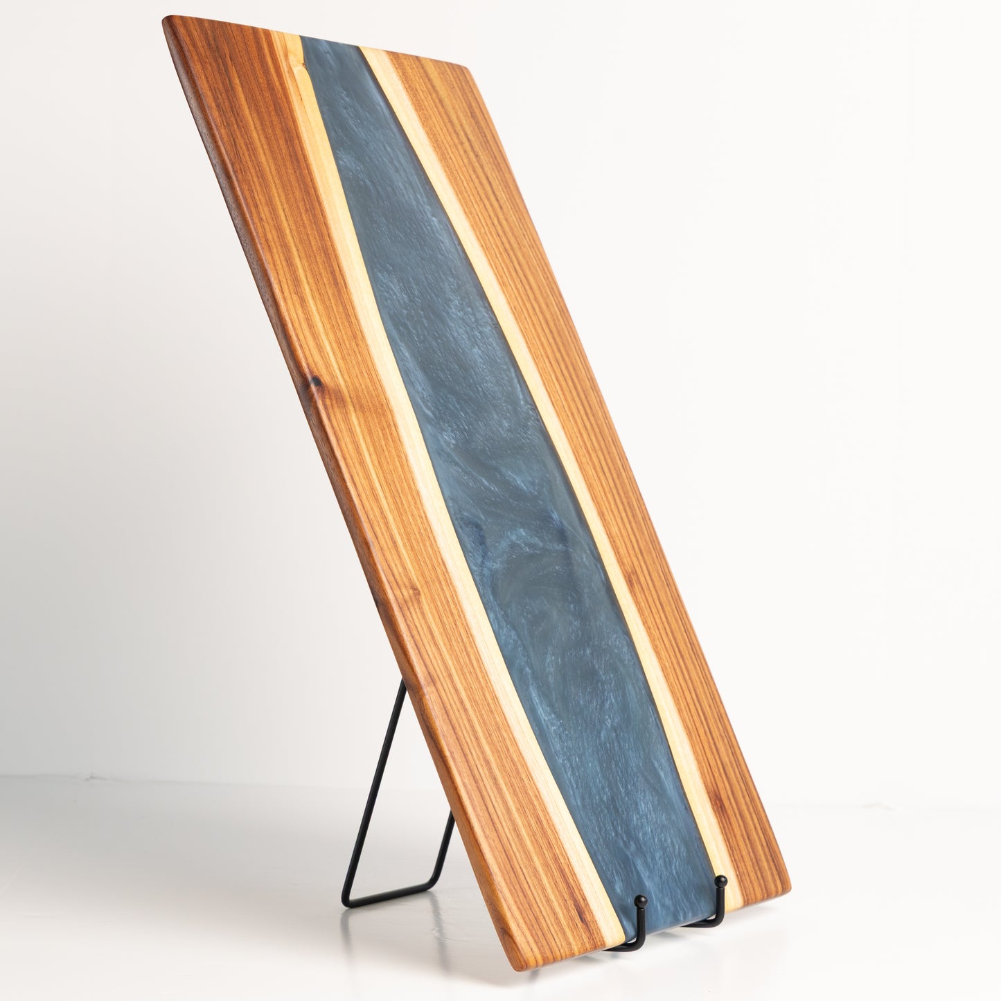 Willow Acacia Charcuterie Board - Royal Blue