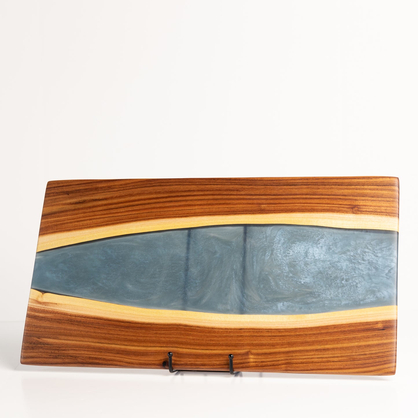 Willow Acacia Charcuterie Board - Royal Blue